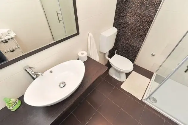 Superior Apart Daire, 1 Yatak Odası, Teras, Bahçe Manzaralı