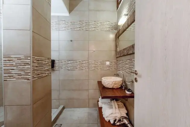 Tek Büyük Yataklı Oda (Ground Floor)