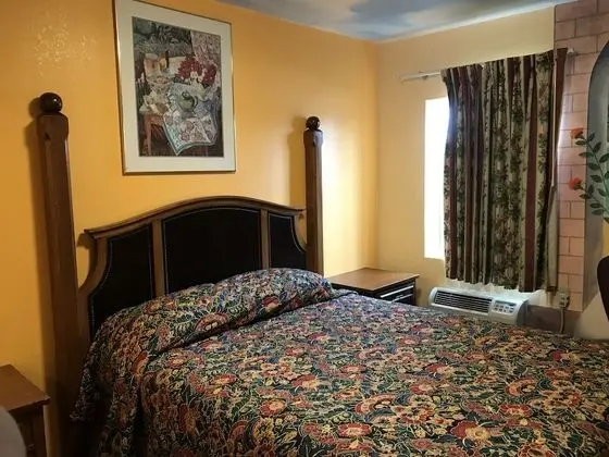 Standard Oda (1 Queen Bed)