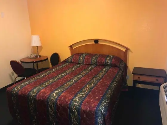 Standard Oda (1 Queen Bed)