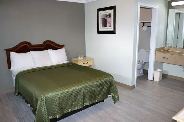 Deluxe Room, 1 Queen Bed, Non-Smoking