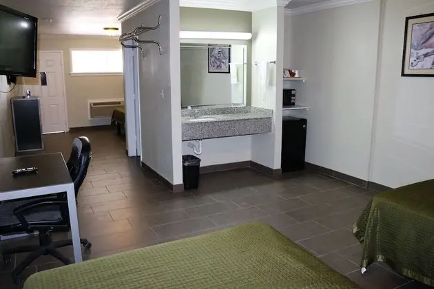 Deluxe Room, 2 Queen Beds