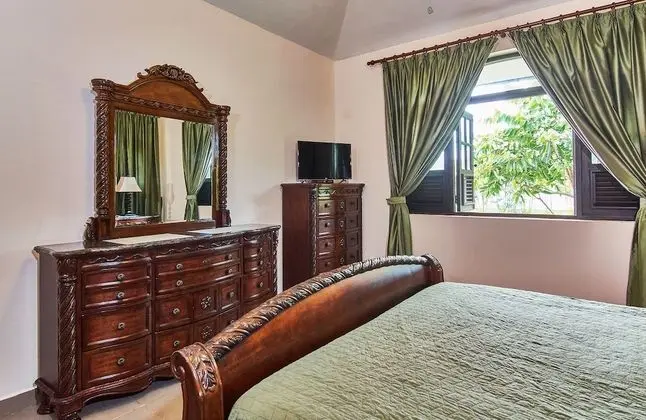 Deluxe Villa, 4 Yatak Odası, Engellilere Uygun, Kişiye Özel Havuzlu