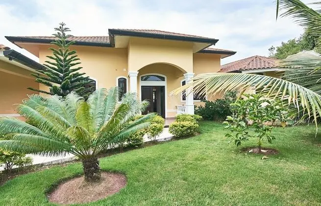 Deluxe Villa, 4 Yatak Odası, Engellilere Uygun, Kişiye Özel Havuzlu