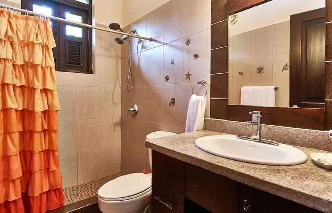 Deluxe Villa, 4 Yatak Odası, Engellilere Uygun, Kişiye Özel Havuzlu