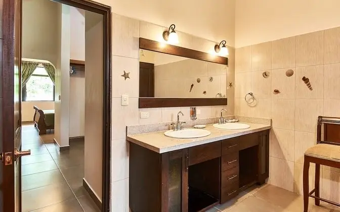 Deluxe Villa, 4 Yatak Odası, Engellilere Uygun, Kişiye Özel Havuzlu