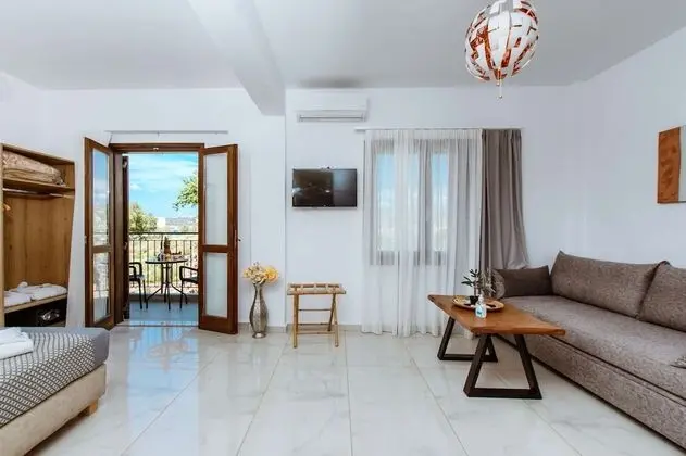 Quadruple Suite Side Sea View