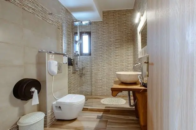 Quadruple Suite Side Sea View