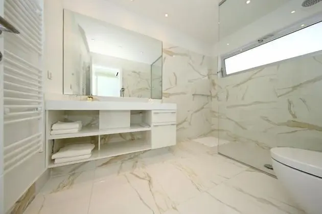 Deluxe Oda, 1 En Büyük (King) Boy Yatak