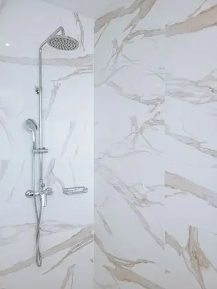 Deluxe Oda, 1 En Büyük (King) Boy Yatak