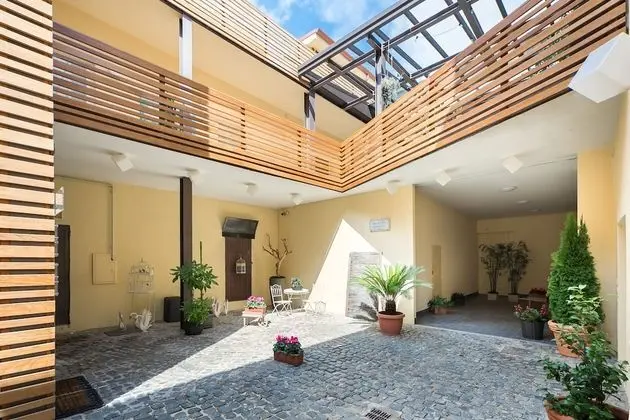 Junior Süit, Jakuzi