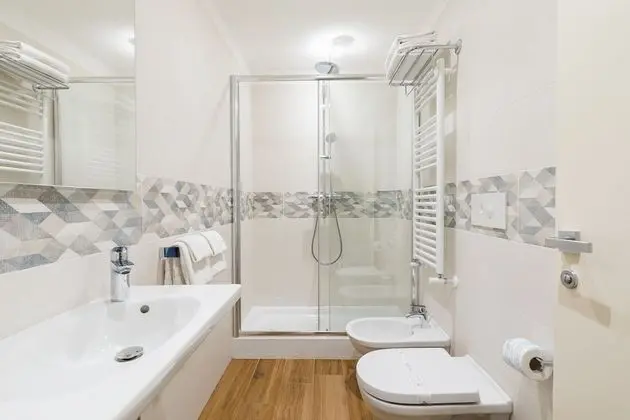 Junior Süit, Jakuzi