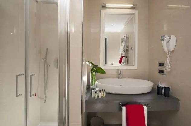 Basic Tek Büyük Yataklı Oda