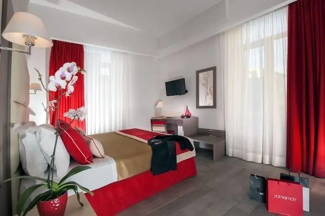 Standard Tek Büyük veya İki Ayrı Yataklı Oda