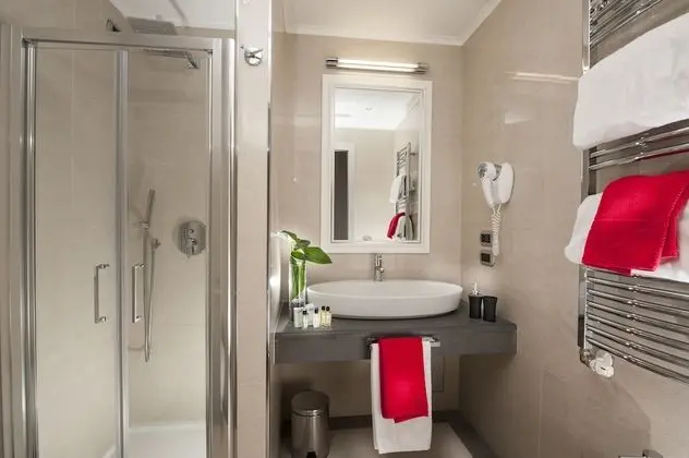 Standard Tek Büyük veya İki Ayrı Yataklı Oda