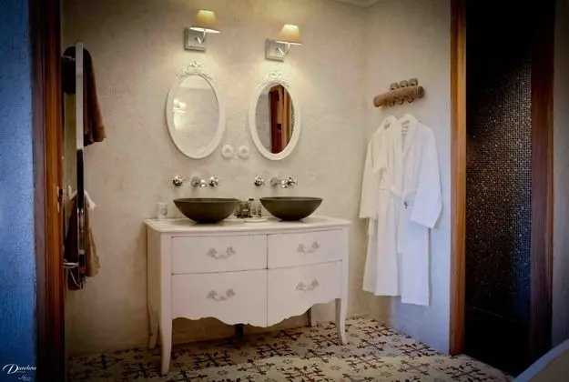 Süit, Özel Banyo (Romance)