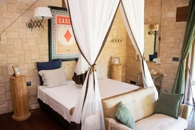 Tek Büyük Yataklı Oda (Huile miraculeuse de Baobab)