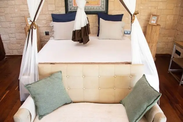 Tek Büyük Yataklı Oda (Huile miraculeuse de Baobab)