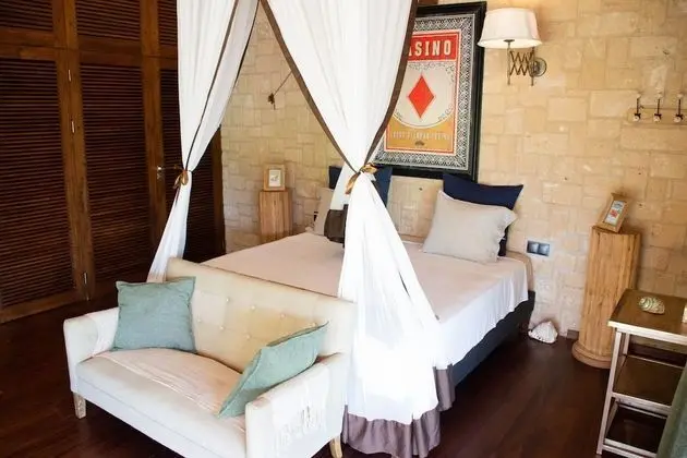 Tek Büyük Yataklı Oda (Huile miraculeuse de Baobab)