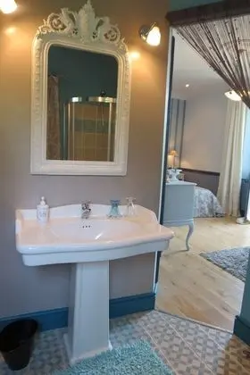 Tek Büyük Yataklı Oda, Balkon