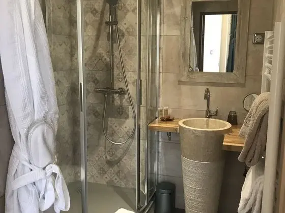 Deluxe Tek Büyük Yataklı Oda, Özel Banyo