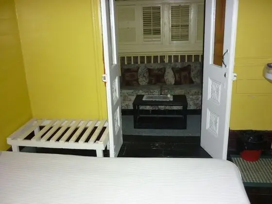 Tek Büyük Yataklı Oda, Birden Çok Yatak, Ortak Banyo