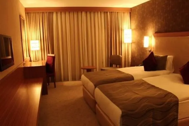 Çift Kişilik, Şehir Manzaralı