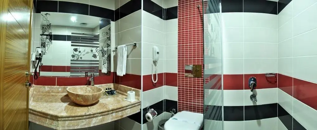 Çift Kişilik, Şehir Manzaralı
