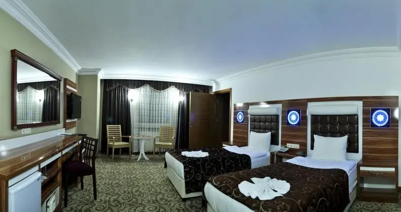 Triple, Şehir Manzaralı