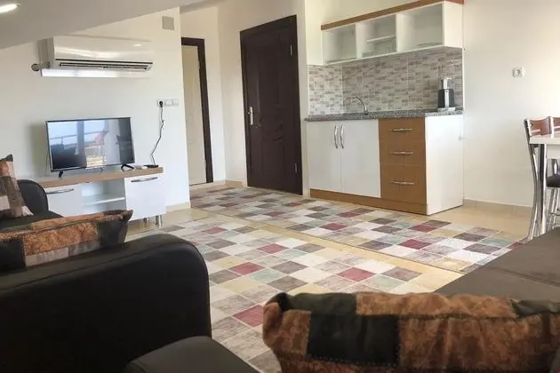 Teras  Daire  Balkonlu