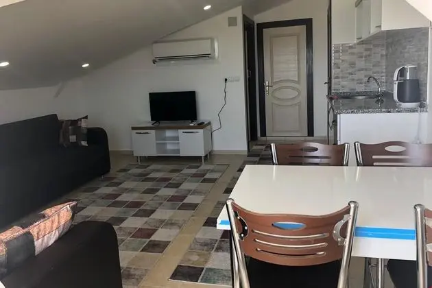 Teras  Daire  Balkonlu