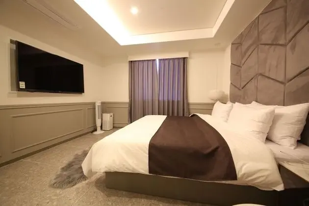 Deluxe Tek Büyük Yataklı Oda