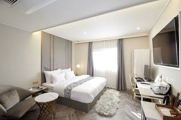 Deluxe Tek Büyük Yataklı Oda