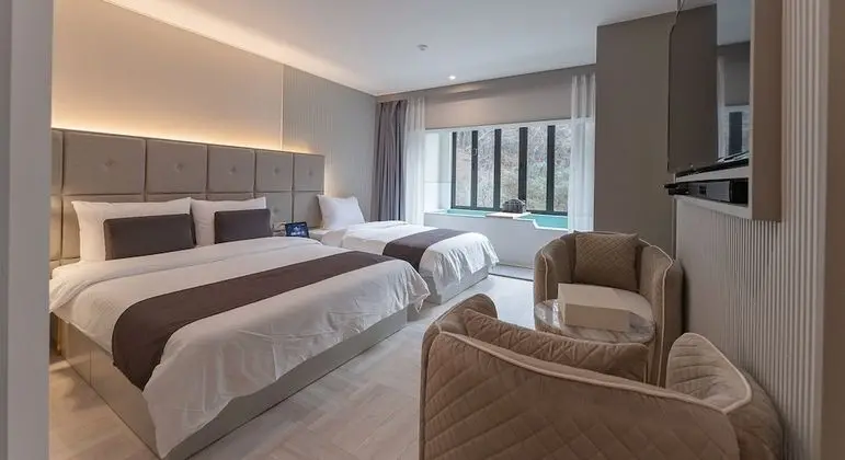 Forest Family Spa Room