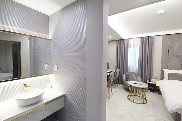 Deluxe Tek Büyük Yataklı Oda