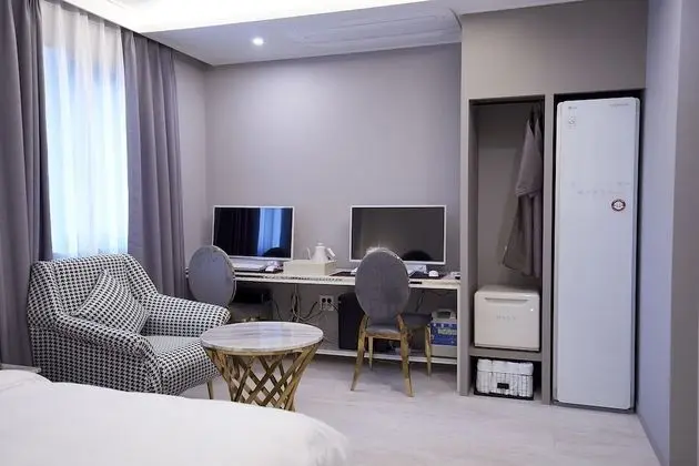 Deluxe Tek Büyük Yataklı Oda
