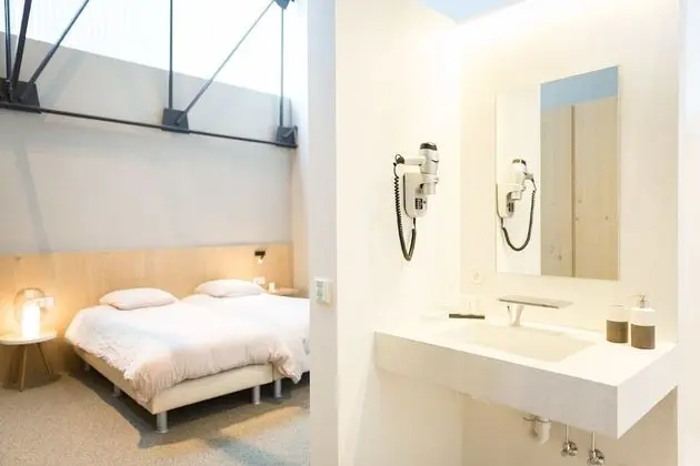 Standard Tek Büyük Yataklı Oda (Industrial)