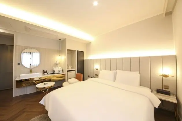 Deluxe Tek Büyük Yataklı Oda