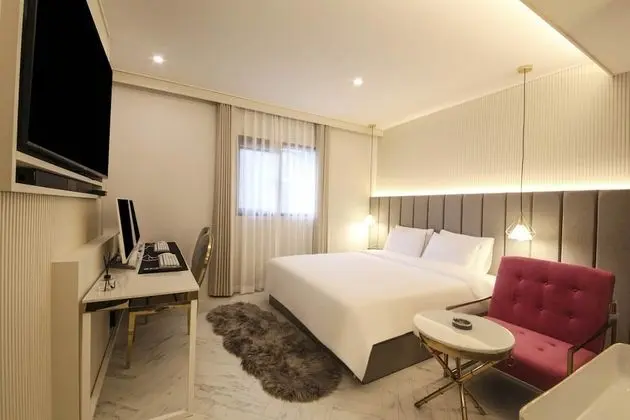Deluxe Tek Büyük Yataklı Oda