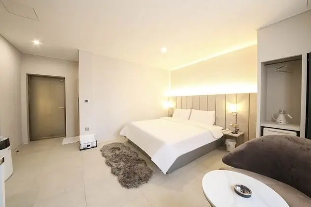 Premium Tek Büyük Yataklı Oda