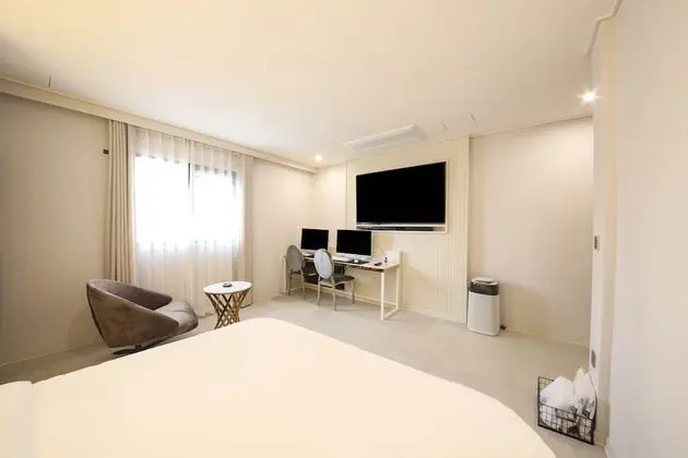 Premium Tek Büyük Yataklı Oda