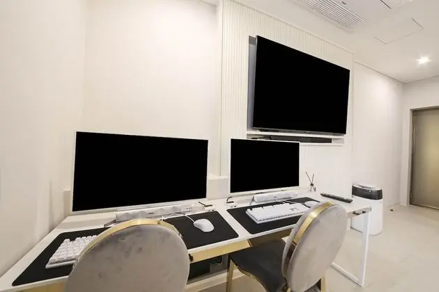 Premium Tek Büyük Yataklı Oda
