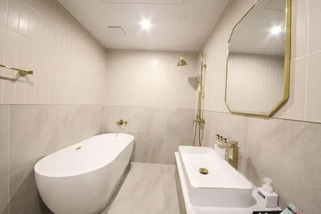 Premium Tek Büyük Yataklı Oda