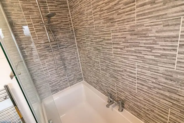 Deluxe Tek Büyük Yataklı Oda, Ortak Banyo, Bahçe Manzaralı (Mulberry Room )