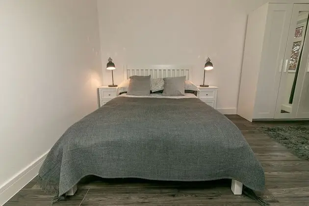 Luxury Tek Büyük Yataklı Oda, Ortak Banyo (Chestnut)