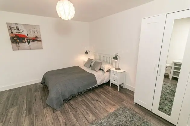 Luxury Tek Büyük Yataklı Oda, Ortak Banyo (Chestnut)