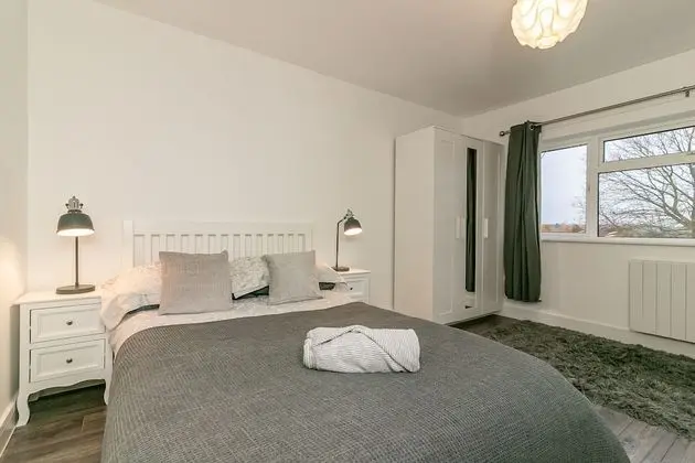 Luxury Tek Büyük Yataklı Oda, Ortak Banyo (Chestnut)
