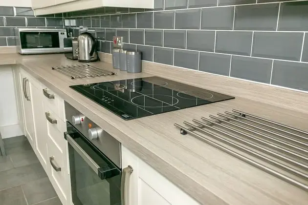 Luxury Tek Büyük Yataklı Oda, Ortak Banyo (Chestnut)