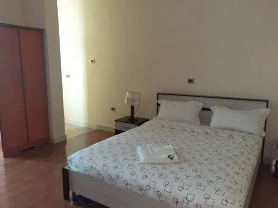 Family Tek Büyük Yataklı Oda