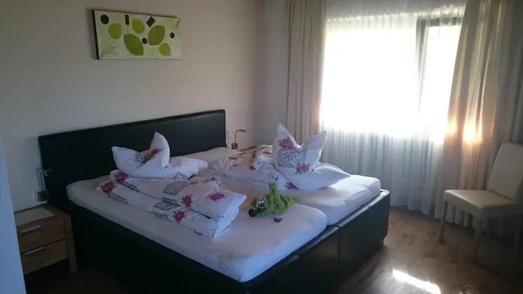 Tek Büyük Yataklı Oda, Balkon, Dağ Manzaralı